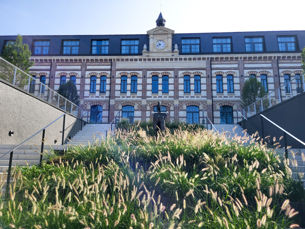 Extérieur du Hyatt Place Rouen agencement Les Ateliers Lejamtel