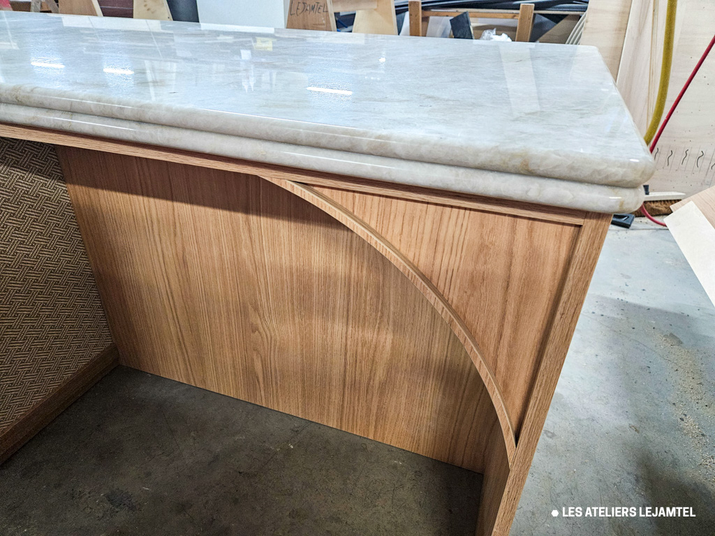 Agencement professionnel, borne d'accueil, comptoir quartzite, Résidence Gagarine, Ivry, Les Ateliers Lejamtel