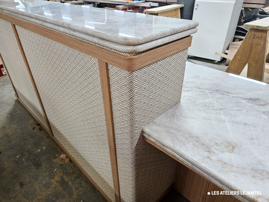 Agencement professionnel, borne accueil, comptoir quartzite, Résidence Gagarine, Ivry, Les Ateliers Lejamtel